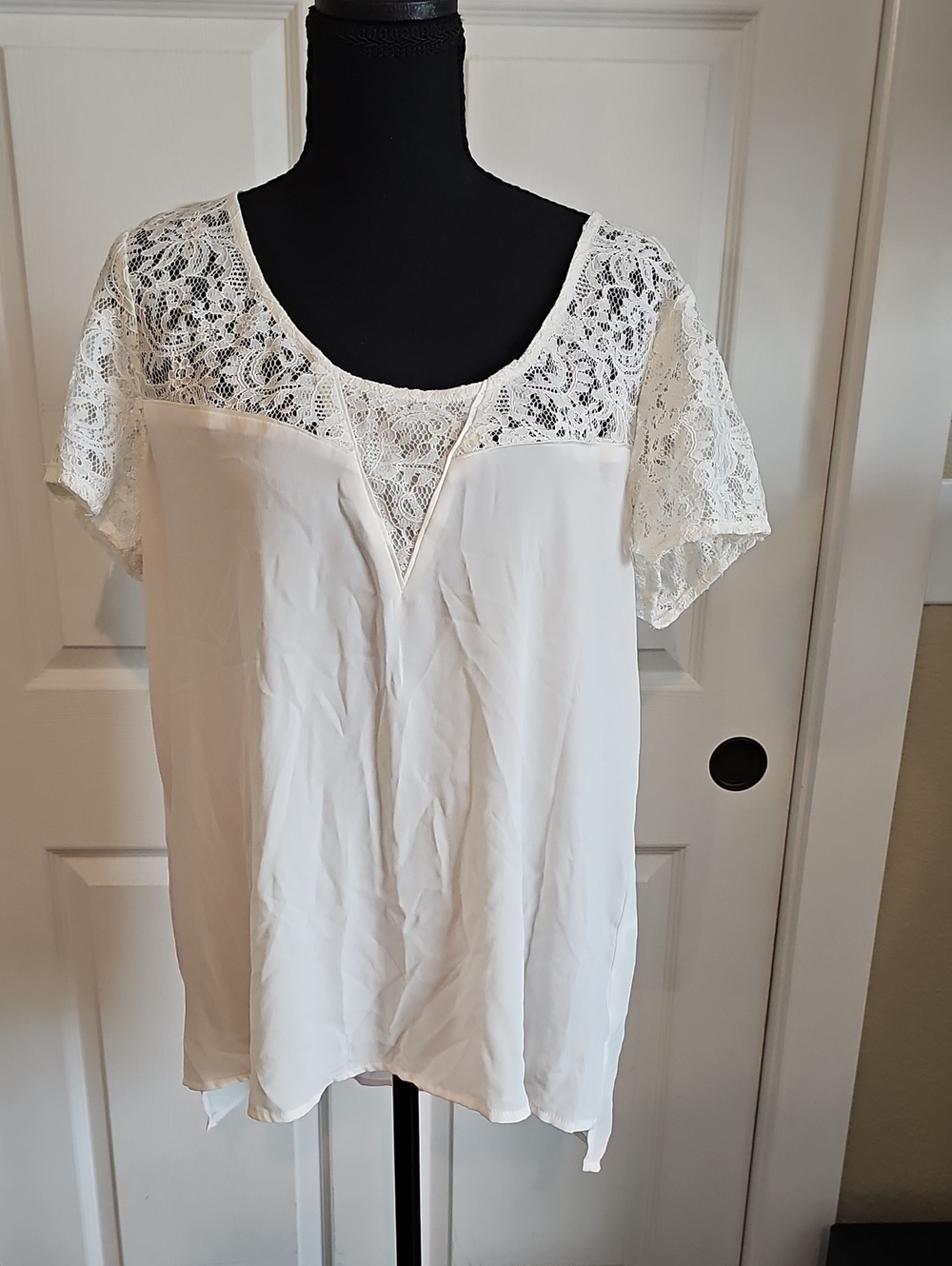 Express White Lace Yoke Short Sleeve Blouse